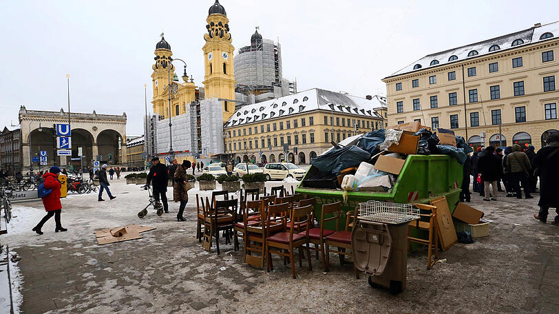 Das Tambosi mit seinem nostalgischen Charme hat vor zwanzig Jahren die Kaffeehauskultur nach München gebracht. Jetzt wird es ausgeräumt und renoviert.