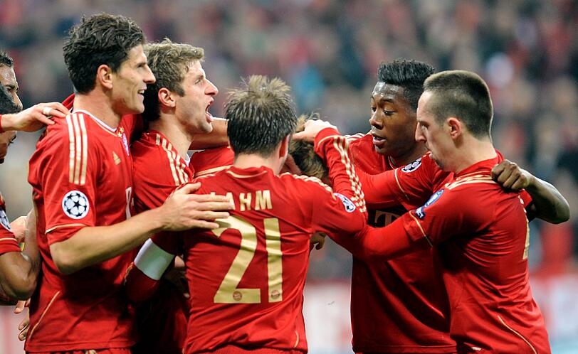 März 2012: Alaba, Müller, Ribéry und Lahm bejubeln mit Mario Gomez dessen Treffer zum 3:0 gegen den FC Basel. Das Spiel endet 7:0. Das Hinspiel hatten die Schweizer im heimischen St. Jakobs Park noch mit 1:0 gewonnen. Am Ende der Saison verliert der FCB sein "Finale dahoam" im Elfmeterschießen gegen Chelsea.