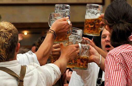 Im Jahr 2010 tranken die Festbesucher 7,1 Millionen Maß.