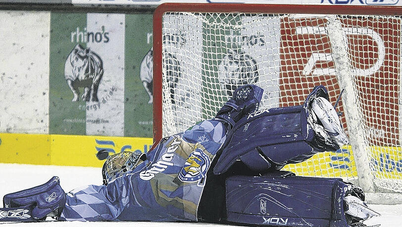 Niedergeschlagen: Die Fans forderten zuletzt die Auswechslung von Hardi Wild Niedergeschlagen: Die Fans forderten zuletzt die Auswechslung von Hardi Wild
