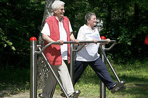 Anfangs belächelt, aber ein Schritt zu mehr Fitness im Alter: Die &bdquo;Rentnerspielplätze&ldquo;, mit denen Nürnberg neue Wege geht.