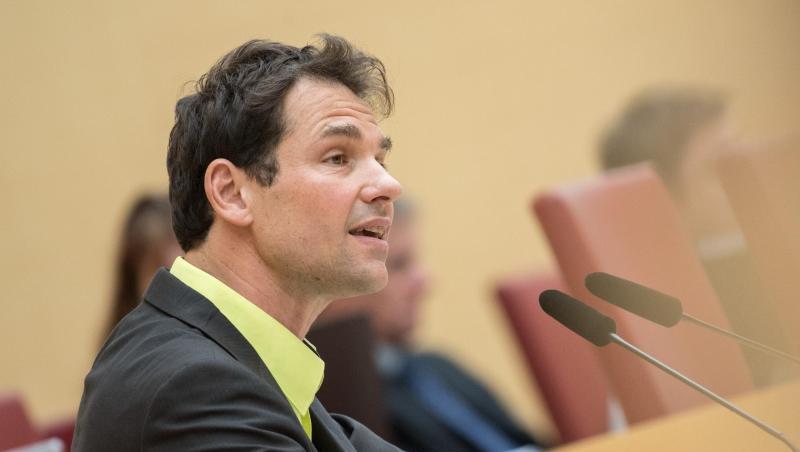 Martin Stümpfig (Bündnis 90/Die Grünen) spricht während einer Landtagssitzung. Foto: picture alliance / Amelie Geiger/dpa/Archivbild Martin Stümpfig (Bündnis 90/Die Grünen) spricht während einer Landtagssitzung. Foto: picture alliance / Amelie Geiger/dpa/Archivbild