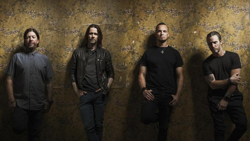 "Walk The Sky" ist bereit das sechste Studioalbum von Alter Bridge. "Walk The Sky" ist bereit das sechste Studioalbum von Alter Bridge.