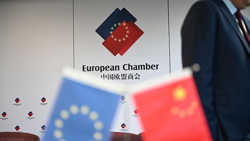 Die EU-Handelskammer sieht weiter Hürden für europäische Unternehmen in China. (Symbolbild)