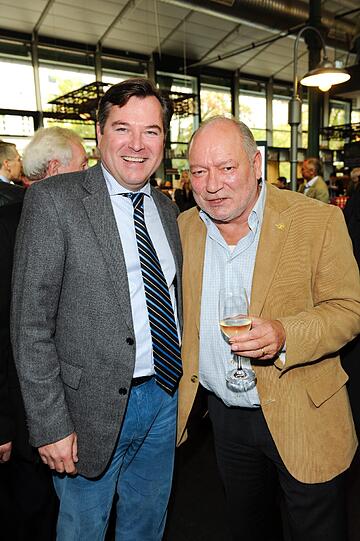 Josef Schmid, für die CSU im Stadtrat, mit Steffen Kuchenreuther, dem Betreiber des Schwabinger ABC-Kinos und SPIO-Präsident.