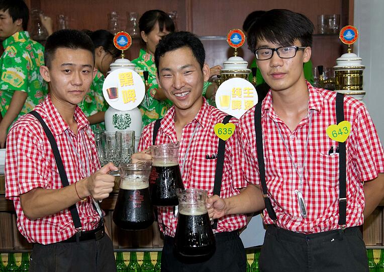 So sieht es aus, wenn China Oktoberfest feiert. Bilder von der Wiesn-Kopie in Qingdao.