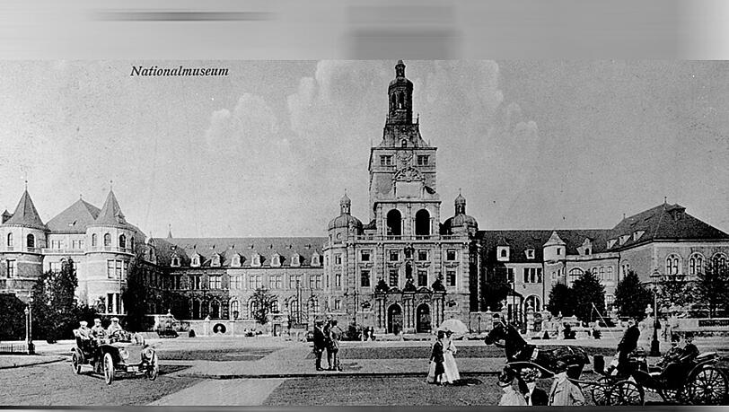 Historische Aufnahme des Bayerischen Nationalmuseums. Historische Aufnahme des Bayerischen Nationalmuseums.