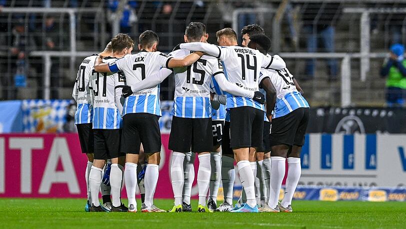 Ohne Störfeuer und mit ungebrochenem Teamgeist doch noch nicht chancenlos im Aufstiegskampf? Die Profis des TSV 1860.