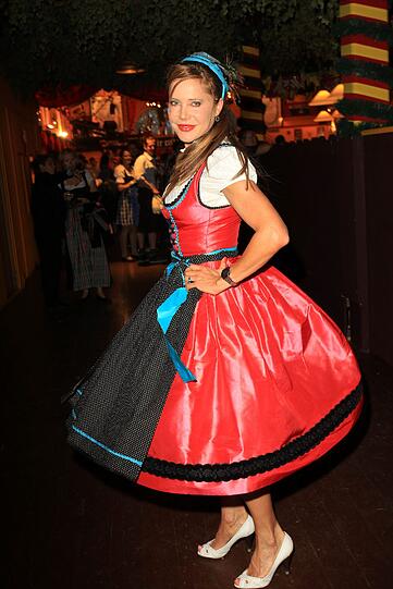 Promis präsentieren ihre Trachten auf der Wiesn 2012