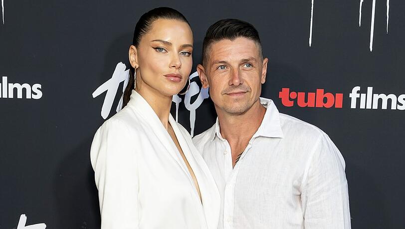 Adriana Lima und Andre Lemmers bei der Premiere von "The Thicket" am 4. September 2024. Adriana Lima und Andre Lemmers bei der Premiere von "The Thicket" am 4. September 2024.