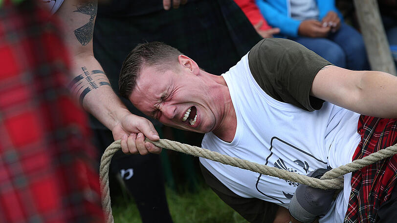 Martialisch im Schottenrock: Die Bilder von den "Highländgames" 2017 in Horgenzell.