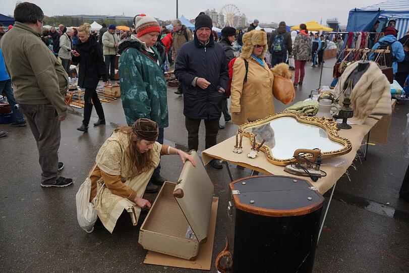 Die Bilder vom BRK Flohmarkt auf der Theresienwiese.