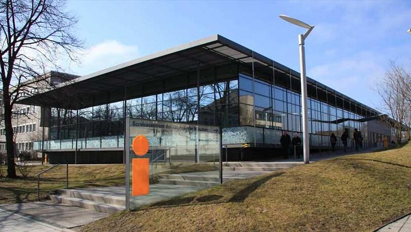 Das Servicezentrum in der Deroystraße. Das Servicezentrum in der Deroystraße.