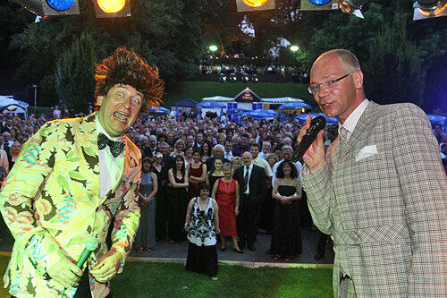Zum Fürther Sommernachtsball gehören die Shows von Volker Heißmann und Martin Rassau...