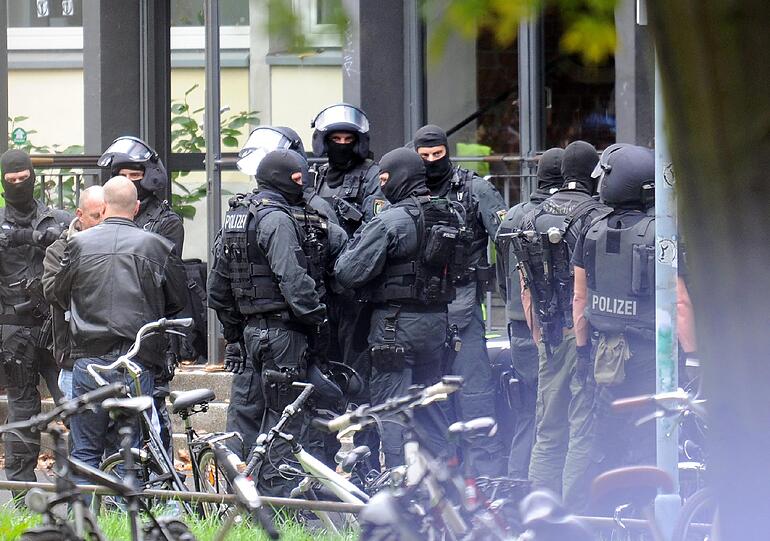 Amok-Alarm an einer Kölner Schule: Die Bilder.