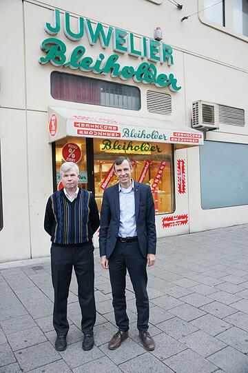 Robert (links) und Rudolf Bleiholder ziehen mit Geschäft und Werkstatt um.