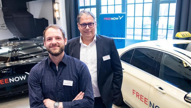 Thomas Zimmermann (l) und Alexander Mönche von der Geschäftsleitung des Fahrdienstleisters "Free Now". Als erste neue Marke des Joint Ventures zwischen Daimler und BMW wird aus "mytaxi" nun "Free Now". Thomas Zimmermann (l) und Alexander Mönche von der Geschäftsleitung des Fahrdienstleisters "Free Now". Als erste neue Marke des Joint Ventures zwischen Daimler und BMW wird aus "mytaxi" nun "Free Now".