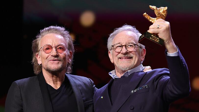Steven Spielberg (re.) und Bono auf der Berlinale.