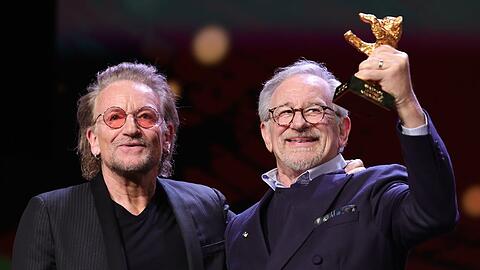 Steven Spielberg (re.) und Bono auf der Berlinale.