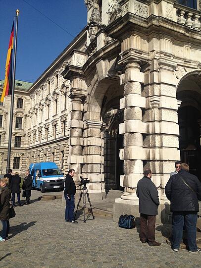 Am Montag startet der Prozess gegen Uli Hoeneß im Justizpalast. Pressevertreter konnten sich bereits am Freitag umsehehen.