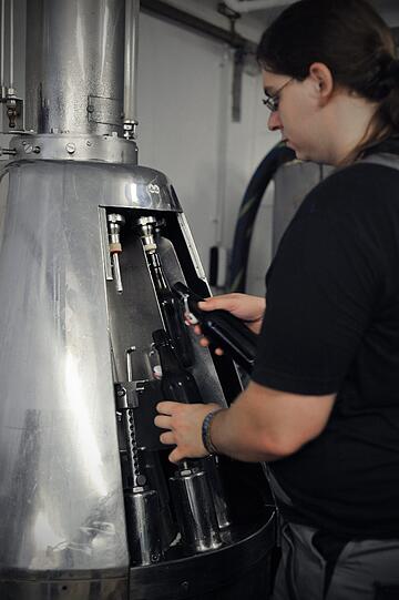 Bei der kleinen Brauererei "Giesiner Bräu" arbeiten derzeit 5 Personen an originellen Biersorten, wie die Untergiesinger Erhellung. Ein Rundgang durch die Brauerei.