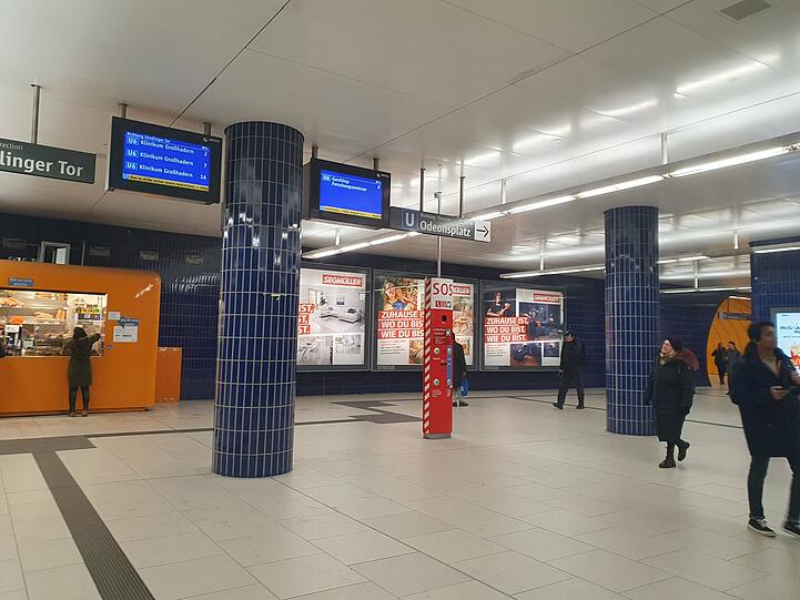 Der U-Bahnhof am Marienplatz, nur wenige Menschen sind unterwegs – hier fährt die U6 wieder mittlerweile.