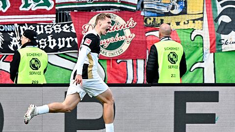 Torschütze Lasse Günther jubelt nach dem 2:0. Torschütze Lasse Günther jubelt nach dem 2:0.