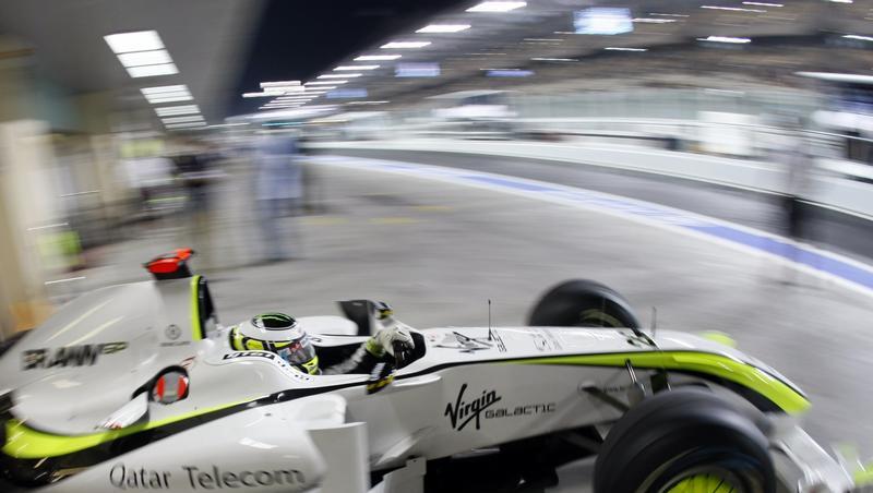 Mercedes übernimmt die Mehrheit beim neuen Formel-1-Weltmeister Brawn Mercedes übernimmt die Mehrheit beim neuen Formel-1-Weltmeister Brawn