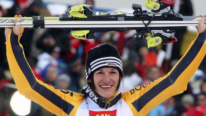 Kathrin Hölzl jubelt 2009 über ihren Sieg im Riesenslalom bei der Ski-WM in Val d'Isere. Kathrin Hölzl jubelt 2009 über ihren Sieg im Riesenslalom bei der Ski-WM in Val d'Isere.