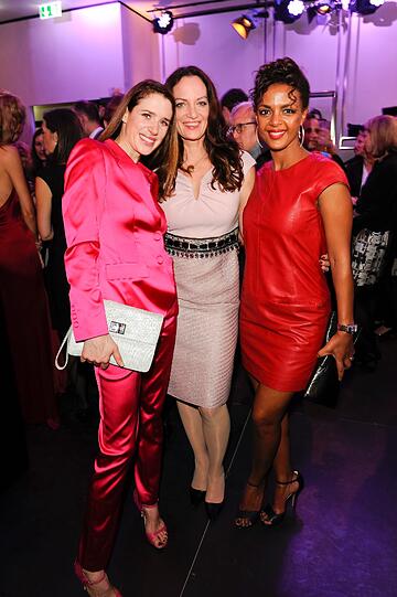 Julia Malik, Natalia Wörner und Dennenesch Zoude - alle in ESCADA.