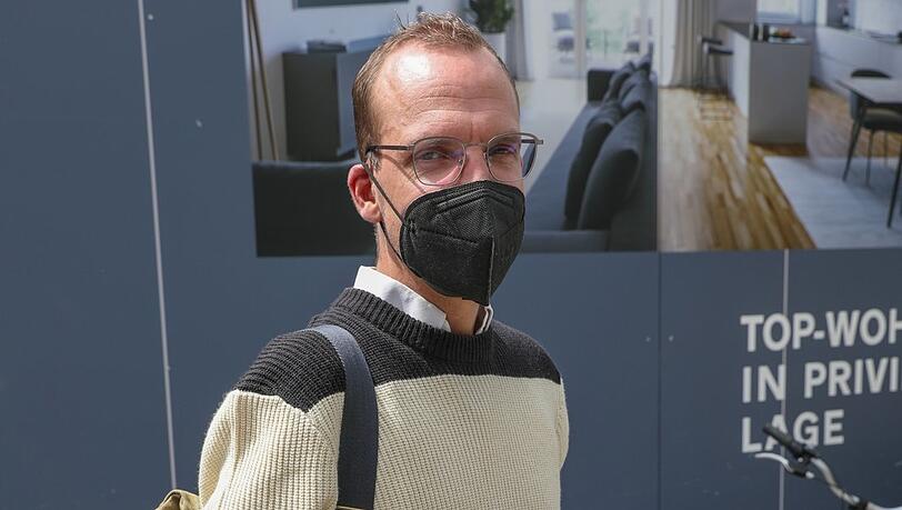 Jan Wendt ist ein Kurzenentschlossener. Eine Freundin hat ihm beim Kaffeetrinken vom Impfbus erzählt. Jan Wendt ist ein Kurzenentschlossener. Eine Freundin hat ihm beim Kaffeetrinken vom Impfbus erzählt.