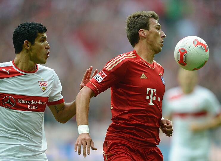 MARIO MANDZUKIC NOTE 2: Brauchte angesichts des Wirbels, die die anderen Offensivkräfte veranstalteten, ein wenig, um ins Spiel zu finden. Verwertete dann aber technisch stark den Abpraller von Thomas Müller zum 4:1. Beim 5:1 durch Müller gab er den ersten Torschuss ab. Hat jetzt schon fünf Treffer in vier Pflichtspielen erzielt.