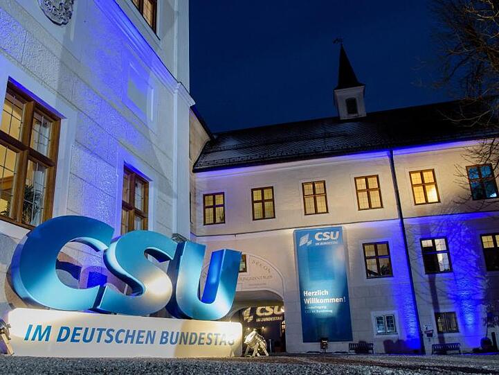 Die CSU zeigt sich zum Jahresauftakt entschlossen, 2019 wieder zur Sacharbeit mit der Schwesterpartei CDU und innerhalb der großen Koalition zurückzukehren.