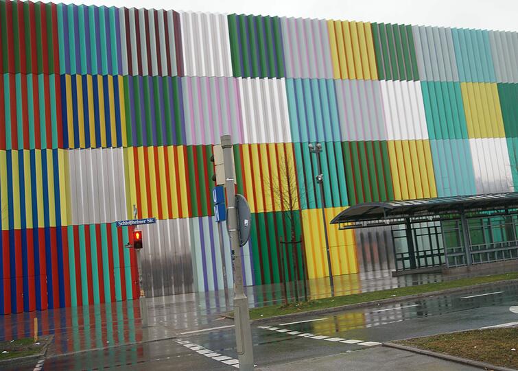 Bunt - das Mira-Einkaufszentrum im Hasenbergl
