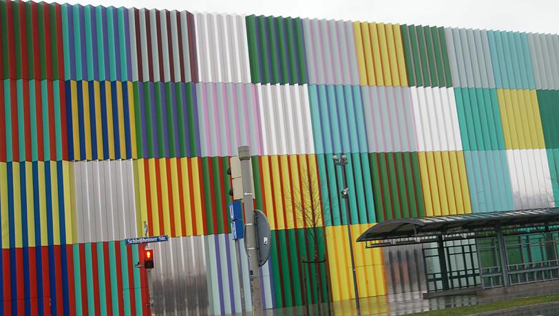 Bunt - das Mira-Einkaufszentrum im Hasenbergl Bunt - das Mira-Einkaufszentrum im Hasenbergl