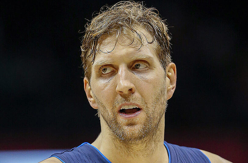 Dirk Nowitzki ist mit nun 29.008 Zählern Sechster in der ewigen Bestenliste der besten NBA-Korbjäger. Unerreichbarer Spitzenreiter ist Kareem Abdul-Jabbar mit 38.387 Zählern.