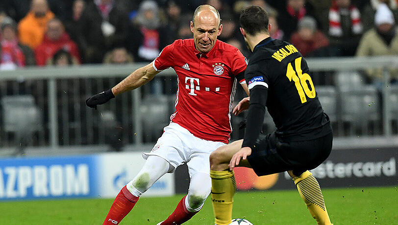Arjen Robben vom FC Bayern (rechts) im Duell mit Sime Vrsaljko von Atlético Madrid. Arjen Robben vom FC Bayern (rechts) im Duell mit Sime Vrsaljko von Atlético Madrid.