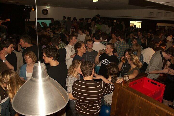Die Bierstube ist seit Jahren ein beliebter Anlaufpunkt für Studenten aus dem Olympischen Dorf und aus ganz München.
