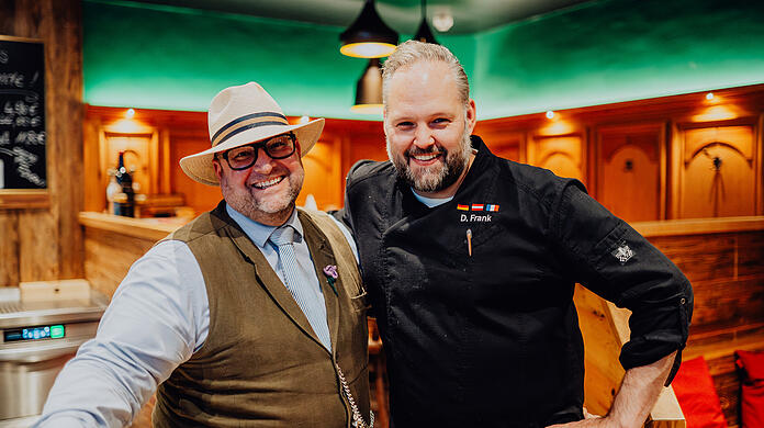 Zusammen haben Wirt Maximilian Oberbigler und Küchenchef Dominik Frank das Konzept des bekannten Lokals Opatija am Viktualienmarkt modernisiert.