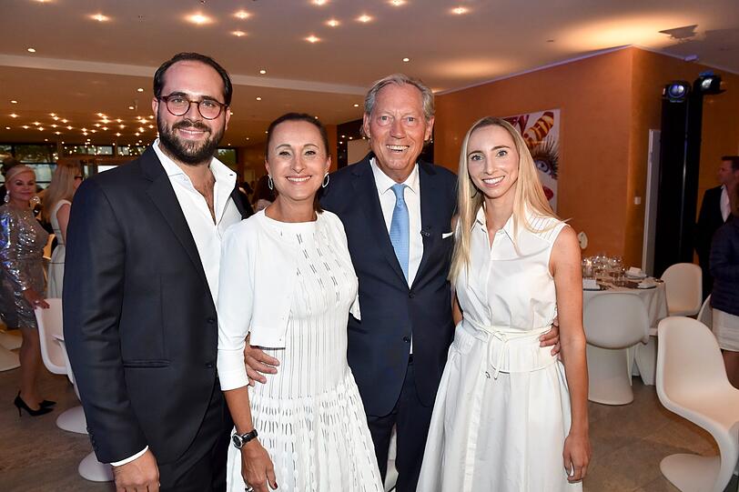 Schönheits Doc Werner Mang lädt Promis zur Klinik Party Abendzeitung