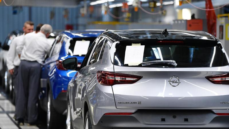 Der SUV "Grandland X" wird im Opel-Werk Eisenach montiert. Der SUV "Grandland X" wird im Opel-Werk Eisenach montiert.