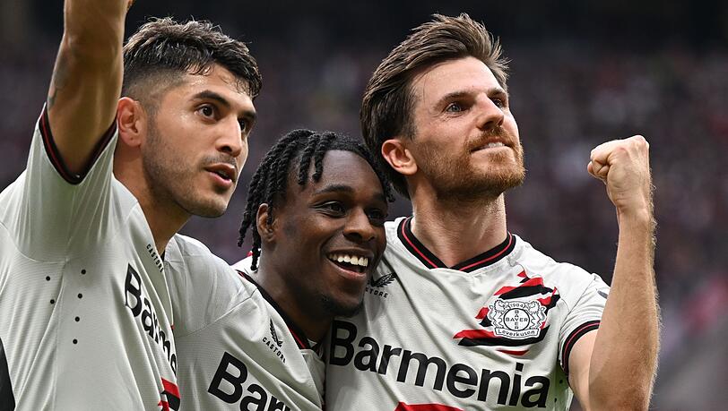 Der deutsche Meister Bayer Leverkusen feiert in Frankfurt den nächsten Auswärtssieg.