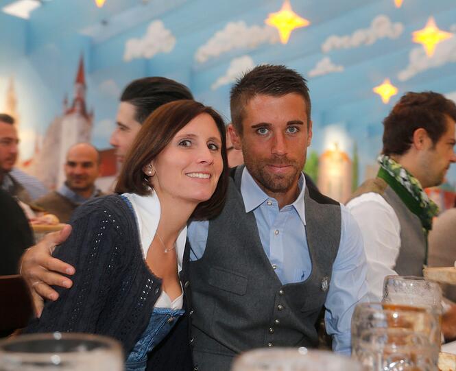 Stefan Lex mit Freundin Claudia Zimmermann auf der Wiesn.