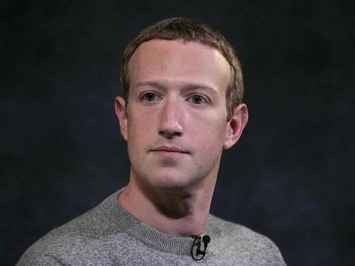 Mark Zuckerberg, Vorstandsvorsitzender von Facebook, stellt nach massiver Kritik an der Untätigkeit des Online-Netzwerks bei umstrittenen Äußerungen von US-Präsident Donald Trump einige seiner Regeln auf den Prüfstand.