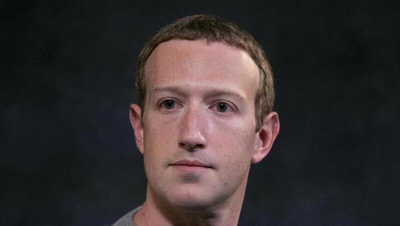 Mark Zuckerberg, Vorstandsvorsitzender von Facebook, stellt nach massiver Kritik an der Untätigkeit des Online-Netzwerks bei umstrittenen Äußerungen von US-Präsident Donald Trump einige seiner Regeln auf den Prüfstand. Mark Zuckerberg, Vorstandsvorsitzender von Facebook, stellt nach massiver Kritik an der Untätigkeit des Online-Netzwerks bei umstrittenen Äußerungen von US-Präsident Donald Trump einige seiner Regeln auf den Prüfstand.