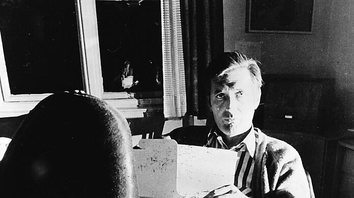 Auch mal die Füße hochlegen, das durfte im Leben des Langzeit-Reporters schon auch mal sei, das Bild stammt aus den 70ern.