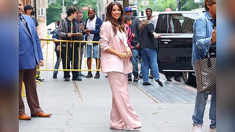 Schauspielerin Eva Longoria hat die Seidenhose als It-Piece bereits f&uuml;r sich entdeckt.