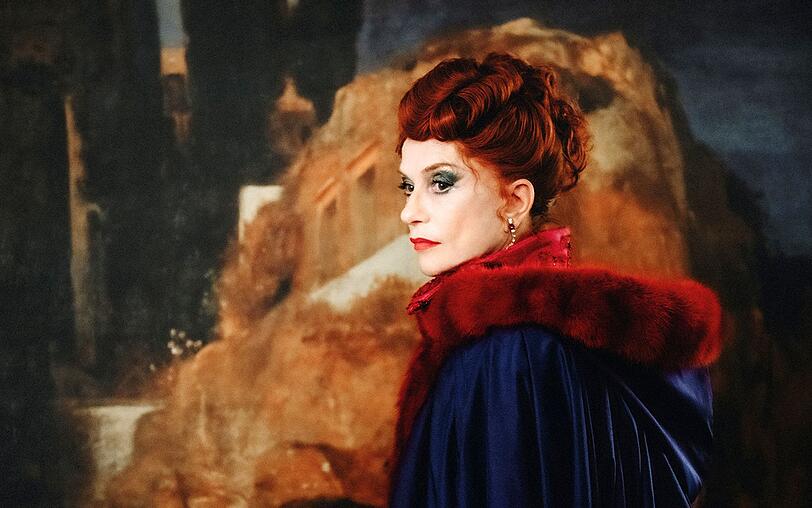 Gräfin Báthory (Isabelle Huppert) muss zusehen, wie ihr Vampirreich langsam zugrundegeht. Gräfin Báthory (Isabelle Huppert) muss zusehen, wie ihr Vampirreich langsam zugrundegeht.