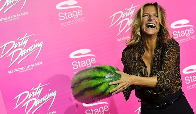 Auch Kim Fisher war bei der Musical-Premiere von "Dirty Dancing" in Oberhausen dabei. Aber was sollte die Wassermelone?