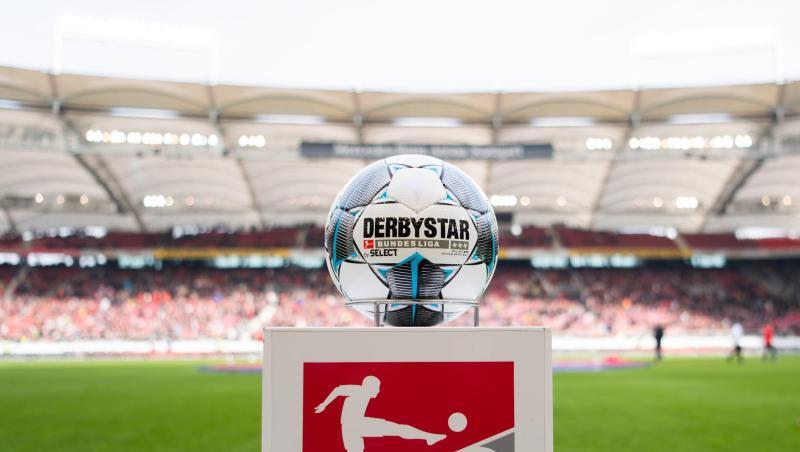 Derzeit ist noch völlig ungewiss wann im deutschen Profi-Fußball der Ball wieder rollt. Derzeit ist noch völlig ungewiss wann im deutschen Profi-Fußball der Ball wieder rollt.